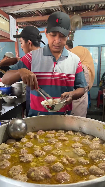 THE MOST VIRAL MEATBALLS IN INDONESIA | CAK PITUNG'S MEATBALLS, SIDOARJO