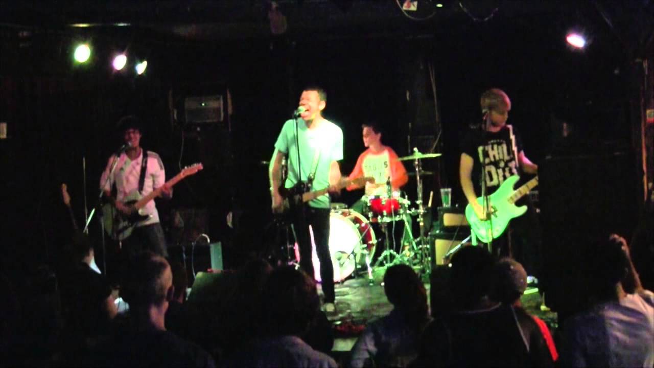 Guarda Finding Lucy - Eskape(Live) su YouTube Guarda Finding Lucy - Eskape(Live) su YouTube
