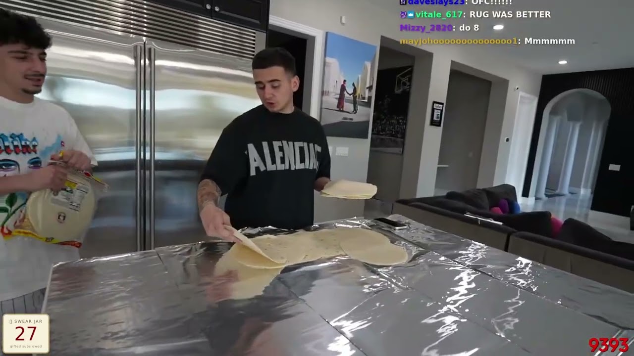 Лейси приготовила самый большой в мире буррито из ковра!