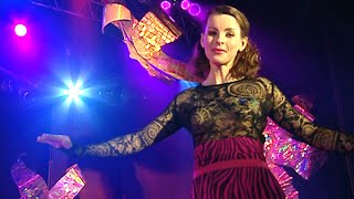 Iveta Bartošová | Dej mi ruku | 2000 | TV