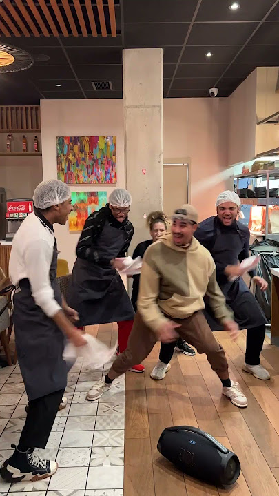 IMAGINE you're in a RESTAURANT and you see this, do you DANCE with me ?