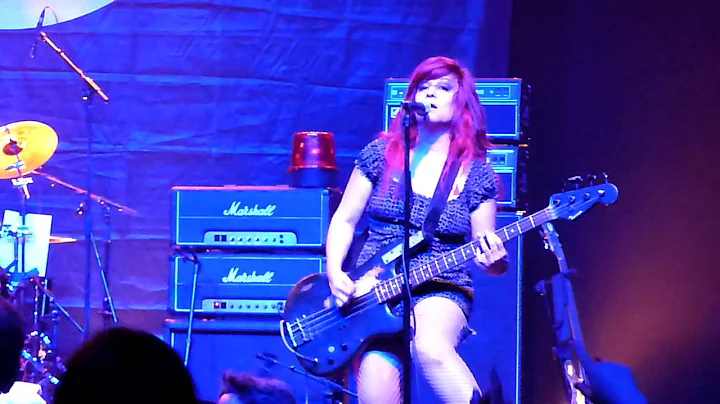 L7 - One More Thing - Live Fonda Theater L.A. 7.17.15  - 6 of 9
