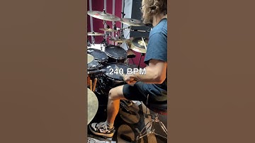 How fast can I blast with a broken finger ? #drummer #drumming #blastbeats