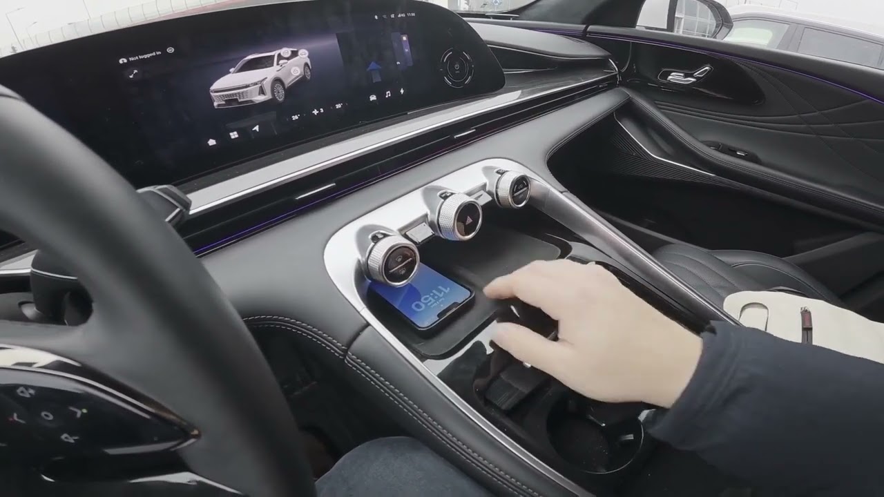 OMODA 9 - Como carregar o smartphone sem fio