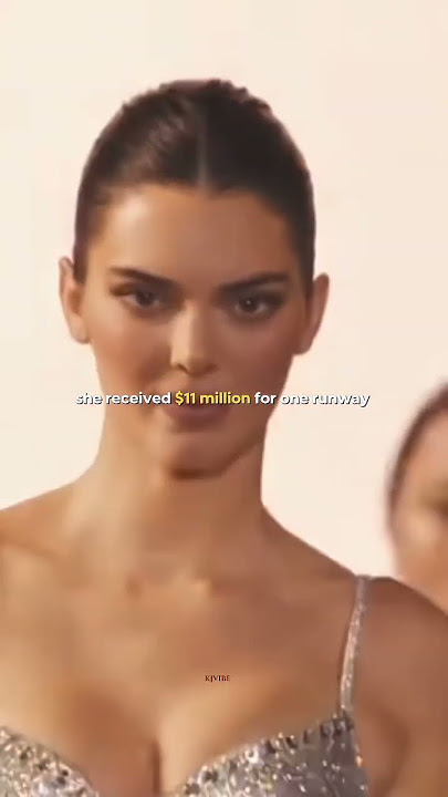 highest paid model for a reason 💅🎀 #kendalljenner #gigihadid #runway #model #fashion #trending