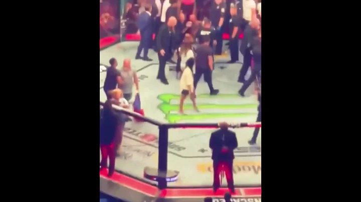 Jolie poirier flipping off conor mcgregor crowd reaction