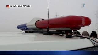 Машины сталкивались по обе стороны дороги