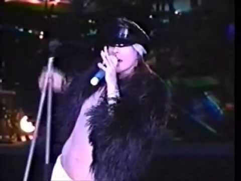 Guns N Rose St Louis Riot 1991(Rocket Queen)