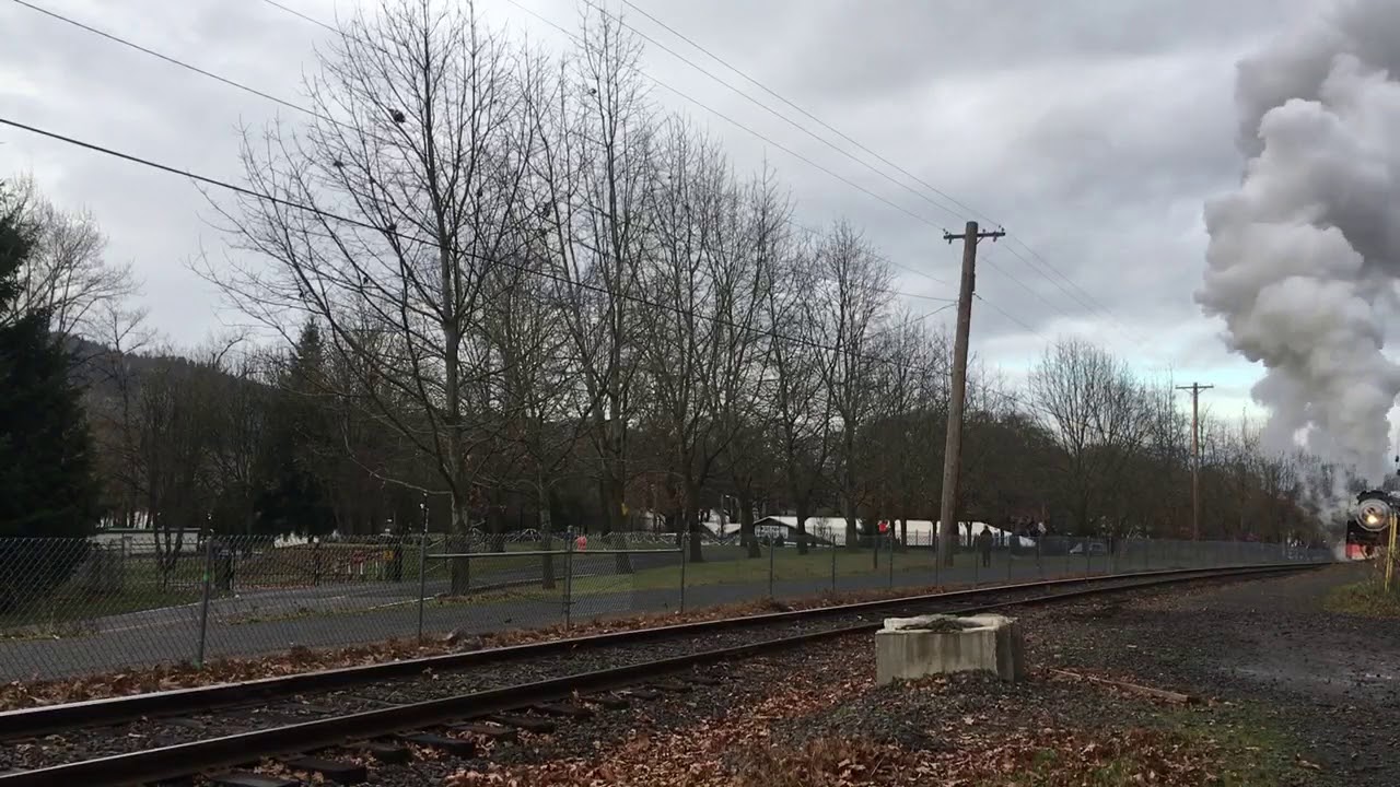 Southern Pacific Daylight #4449 Christmas Train