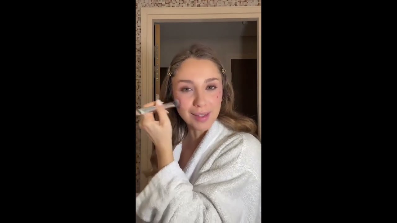 GRWM: Ci prepariamo per la prima sera qui a Parigi 🇫🇷✨  CARLOTTAFIASELLA 