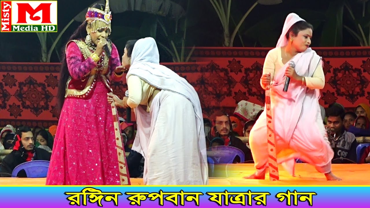 Yashirin kamera butalarda kiyim almashtirmoqda