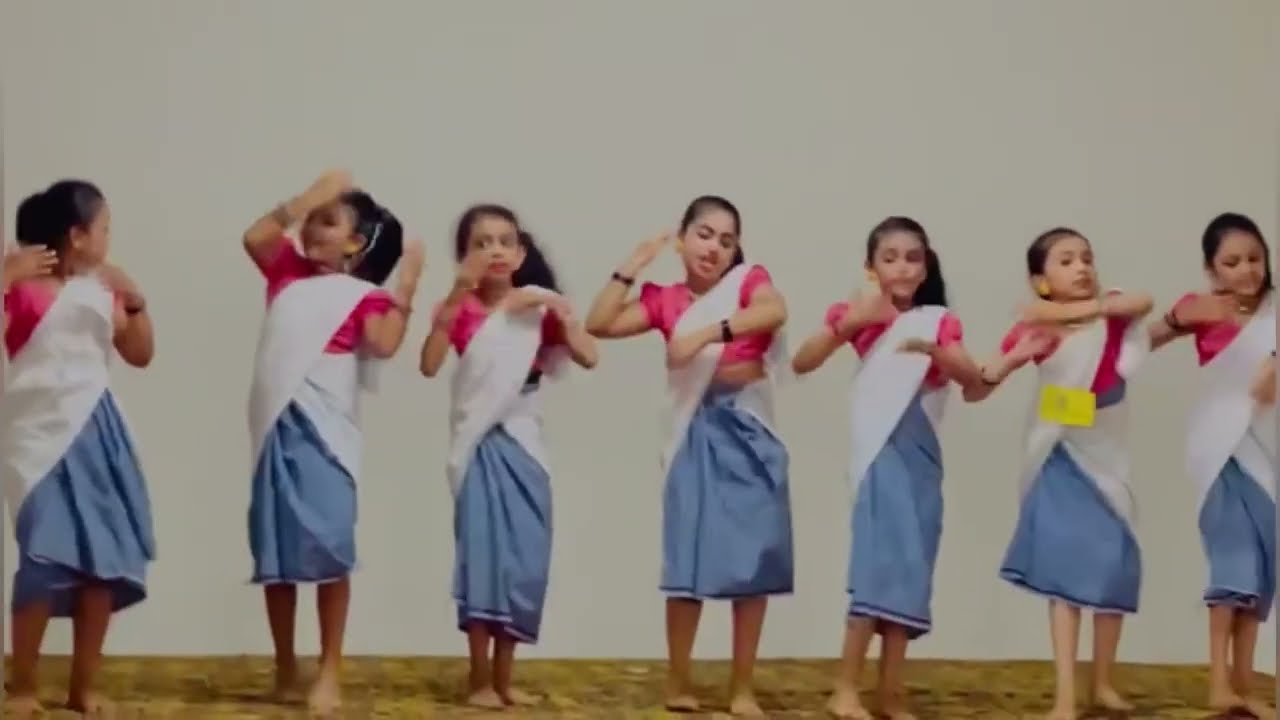 PANDU PADAVARAMBATHILOODE  Nadan Pattu Fusion Dance  kids Group Folk Dance  fathimahaura