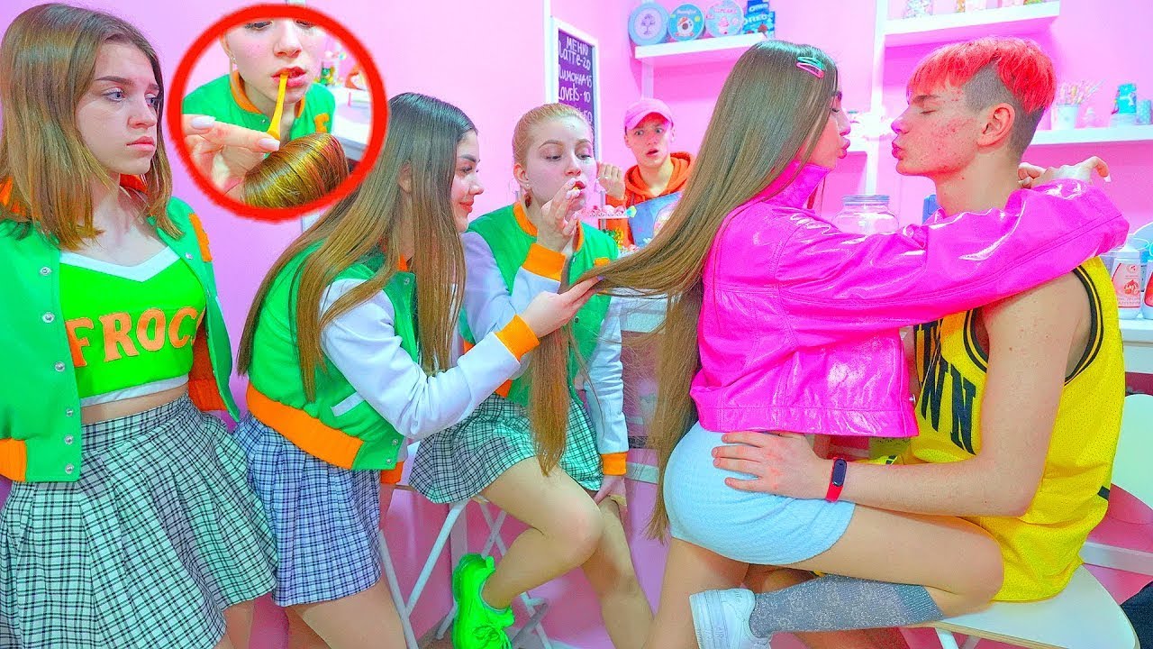 Diana má soupeřku ve škole roztleskávaček! JAK SI UDRŽET POPULARITU? Diana a přátelé