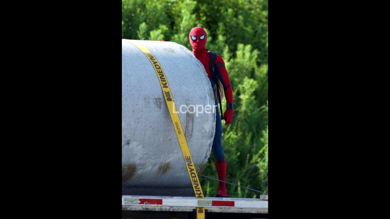 FIRST LOOK at Spider-Man: Homecoming (2017) Costume!