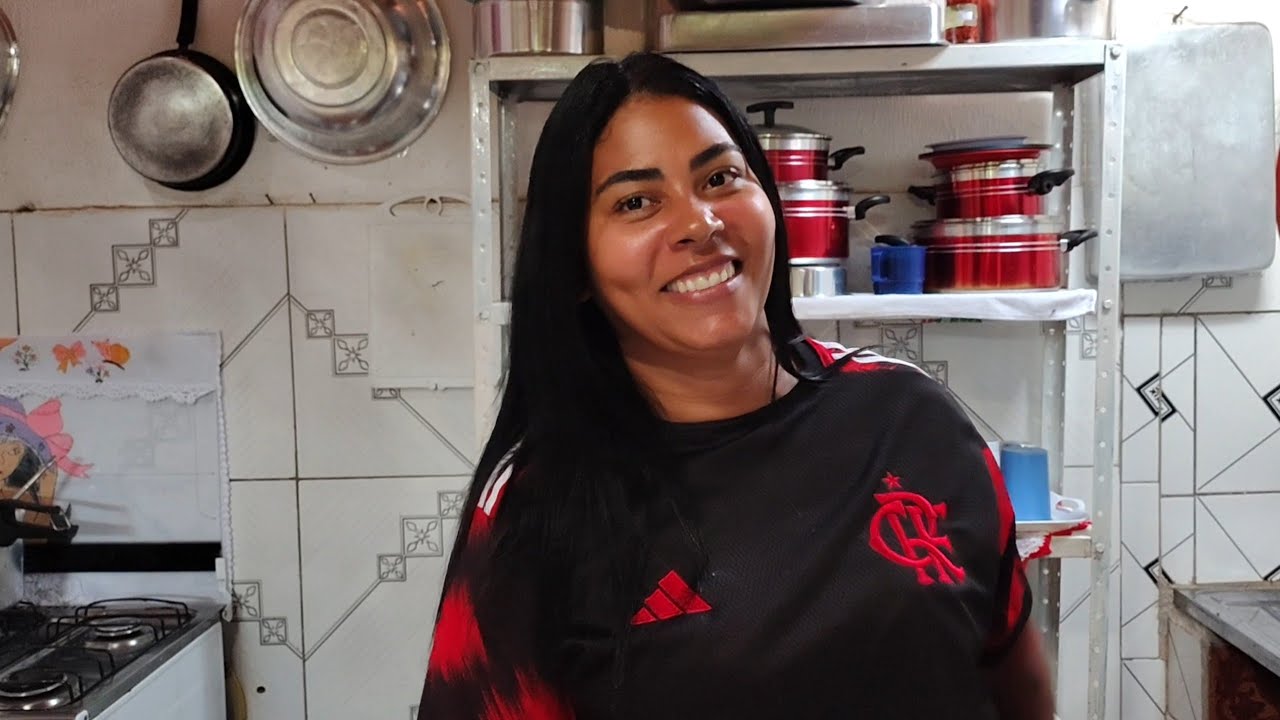 A CROCHÊTEIRA TOINHA APRESENTANDO MARAVILHOSAS PEÇAS EM CROCHÊ 