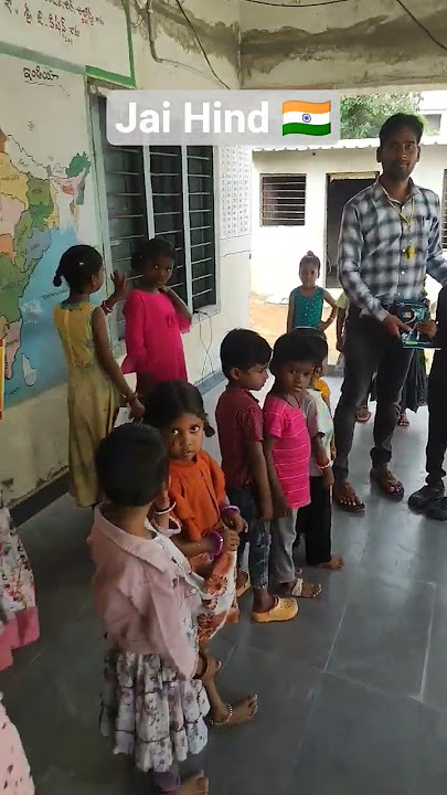 పద్మ నగర్ MPPS 🏫🎒 లో నోట్ బుక్స్ 📚 📒📓 పంపిణీ చేశారు HM.Srikanth Sir 🇮🇳 🇮🇳💐#sircilla #shortvideo