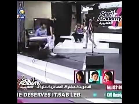 لما شيرت رحمة علق ف ايد ناصيف حركات الهنود