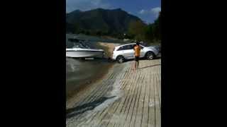 Acura 2009 getting a boat out of the water