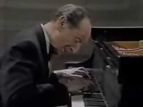 видео: HOROWITZ AT CARNEGIE HALL - Scarlatti Sonata in E