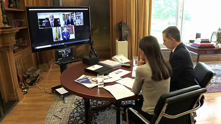 SS.MM. los Reyes conversan con la Confederación Española de Comercio - DayDayNews