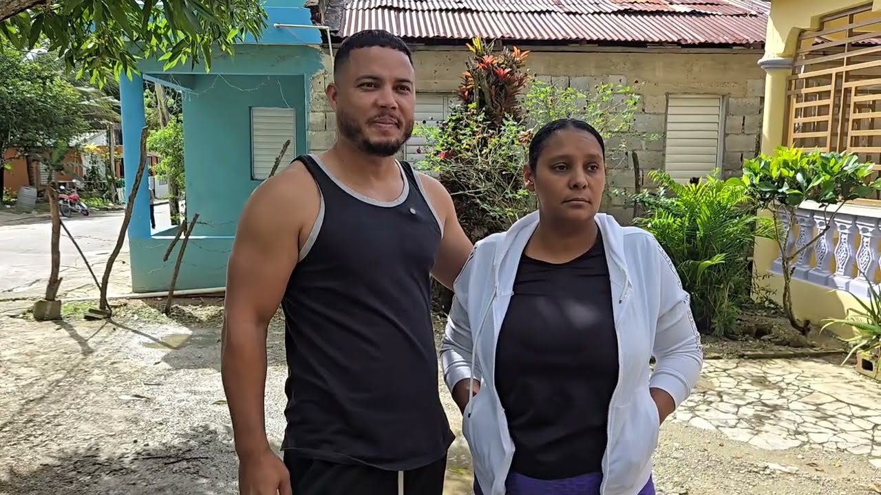 Esa vieja puede ser tu abuela no tu novia