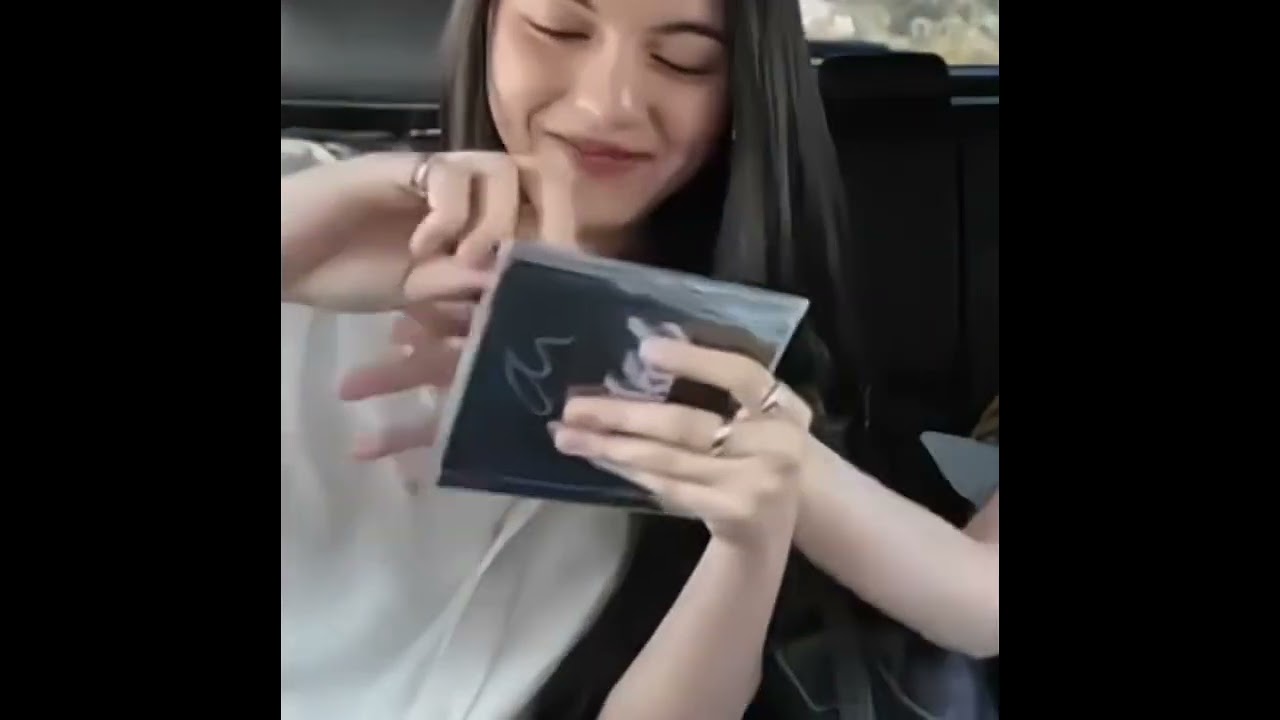 those rings and hands damn...😮&zwj;💨 #shellybenda #shellypundao #edit #fypシ