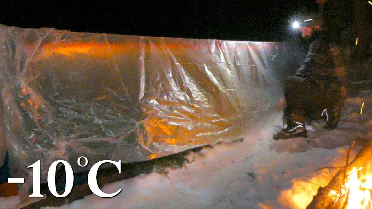 No Sleeping Bag - Winter Bushcraft Survival Super Shelter - YouTube