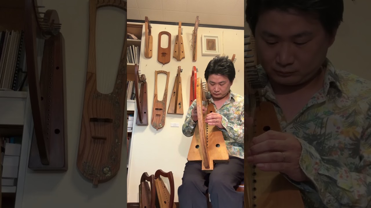 山田耕筰「この道」20弦シカモア製金属弦ハープ（op.270） - YouTube