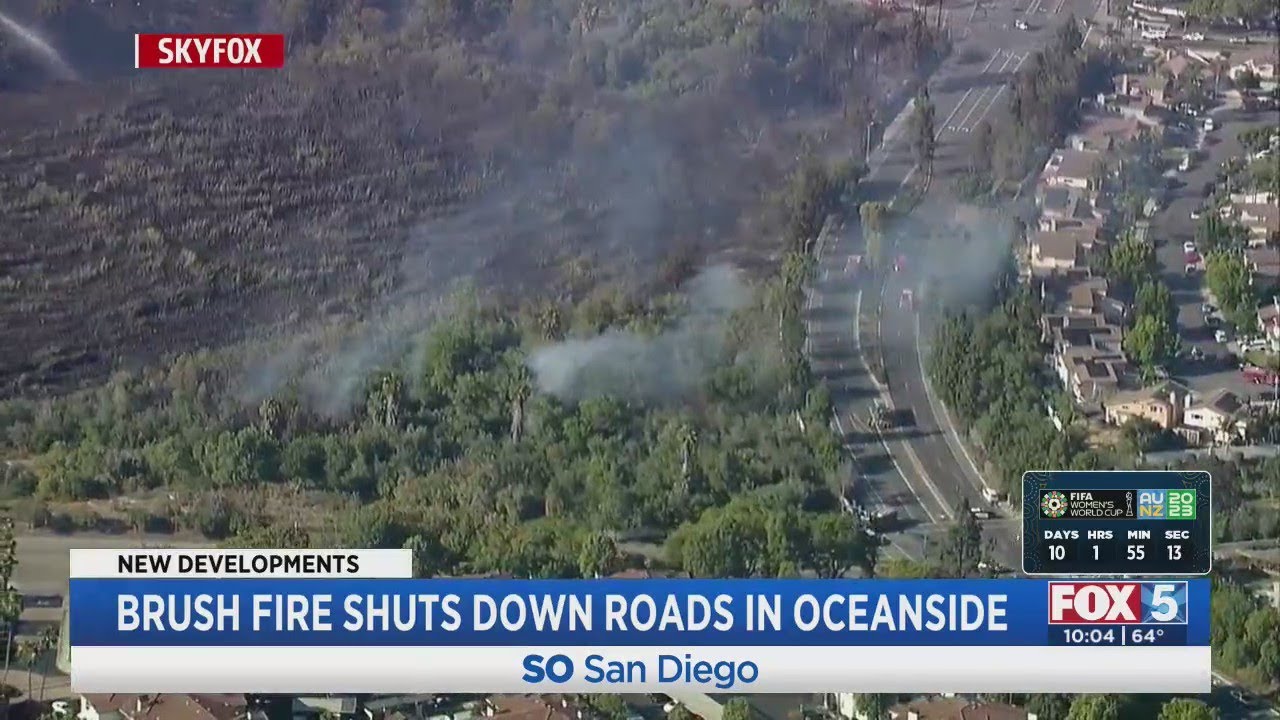 Brush Fire Shuts Down Roads In Oceanside - YouTube