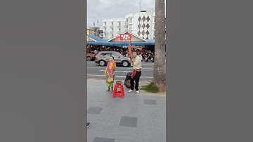 This hardworking pair can be seen on Pattaya Beach busking and playing traditional Thai music