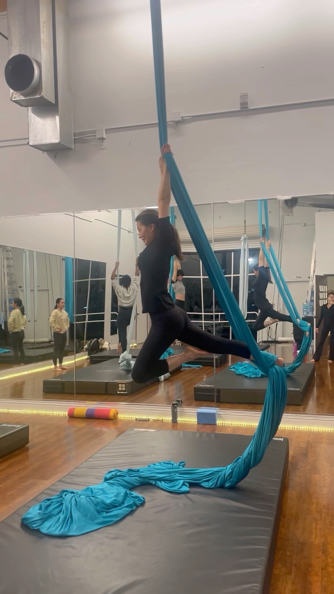 #aerialyoga with my friend Yuna. So fun! Gotta do more! ??❤️