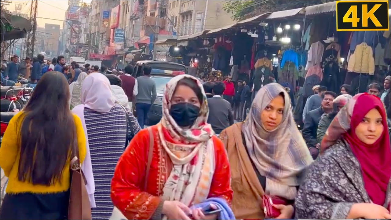 Why Lahore Never Sleeps 🇵🇰 | Walking Through Its Busiest Streets