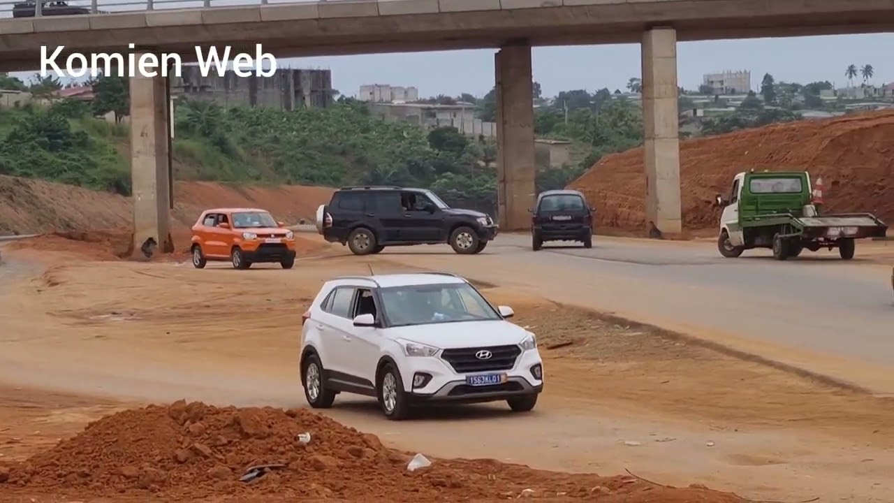 l'échangeur de Djibi , Y4 , route d'alépé . Abidjan ( côte d'Ivoire  )