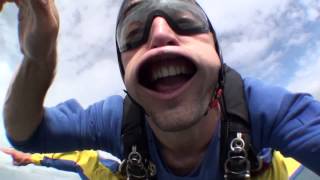 Tandemsprung von Daniel bei skydive nuggets in Leutkirch Tandemsprung von Daniel bei skydive nuggets in Leutkirch