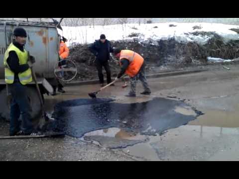 Рабочие делают дорогу. Видео как делают дороги. Укладка асфальта америка. Видео как делают дороги. Укладка асфальтобетонного покрытия.