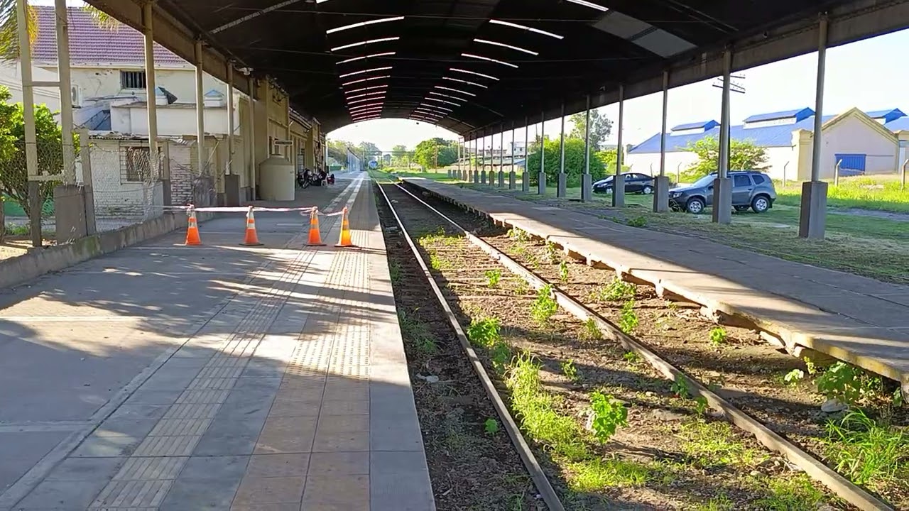 GT- 22 (A-923) maniobrando con el Tren N°1266 especial en 