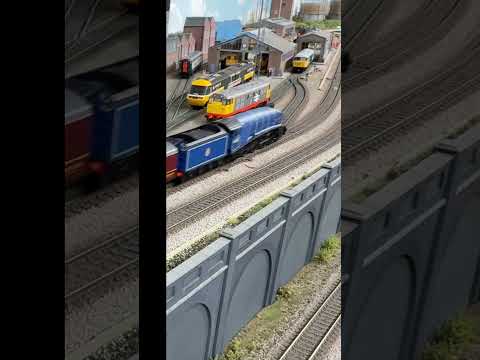 Sir Nigel Gresley on a railtour at Dean Park. #deanpark #hornby #train #modelrailway