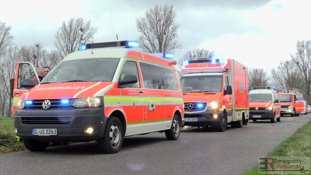 [WASSERRETTUNGSEINSATZ IN DÜSSELDORF] - Ruderboot auf dem Rhein gekentert - Drei unterkühlte Ruderer