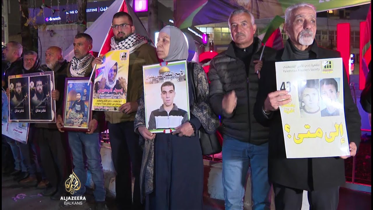 بدأ الأسرى الفلسطينيون في المدن الإسرائيلية إضراباً عن الطعام