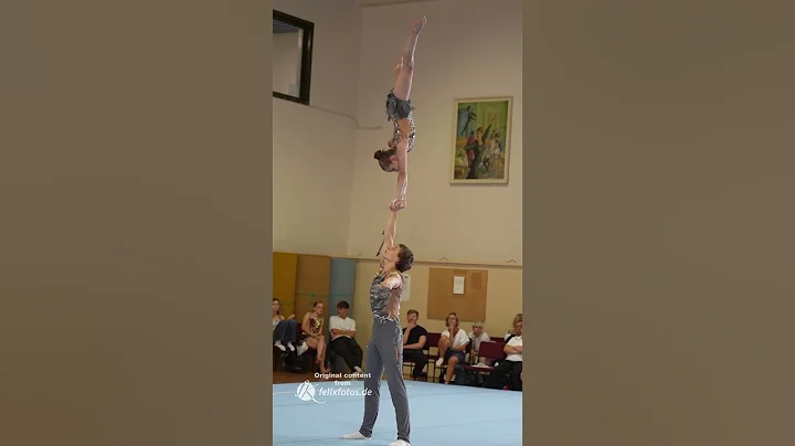 OMG see how to balance this girl..... #acrobatic #circus #sportakrobatik #gymnasticsgirl
