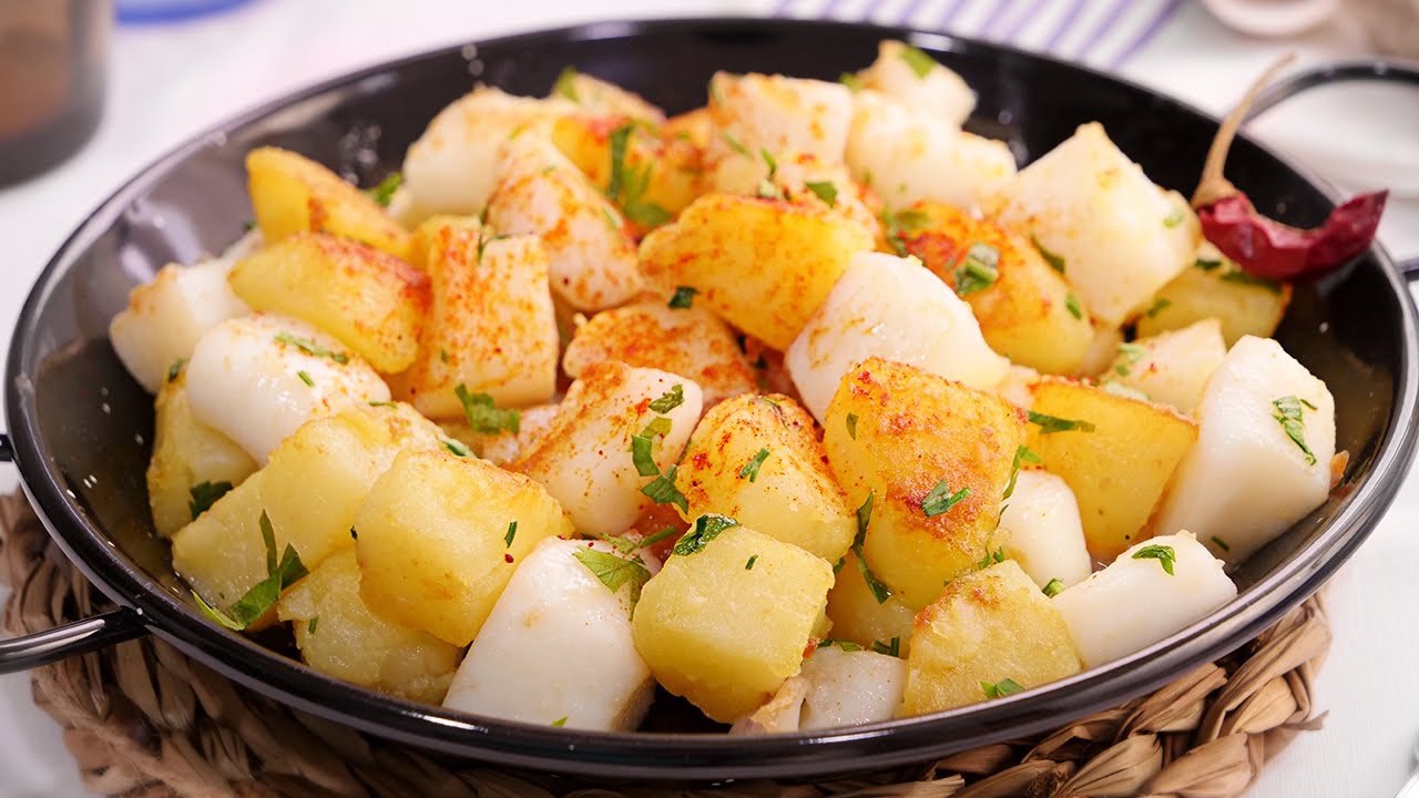 ⁣Patatas al Ajillo con Sepia o Chocos muy Fácil y Deliciosas