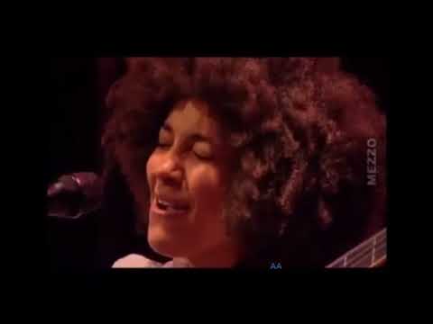 Esperanza Spalding - Samba em Prelúdio - YouTube