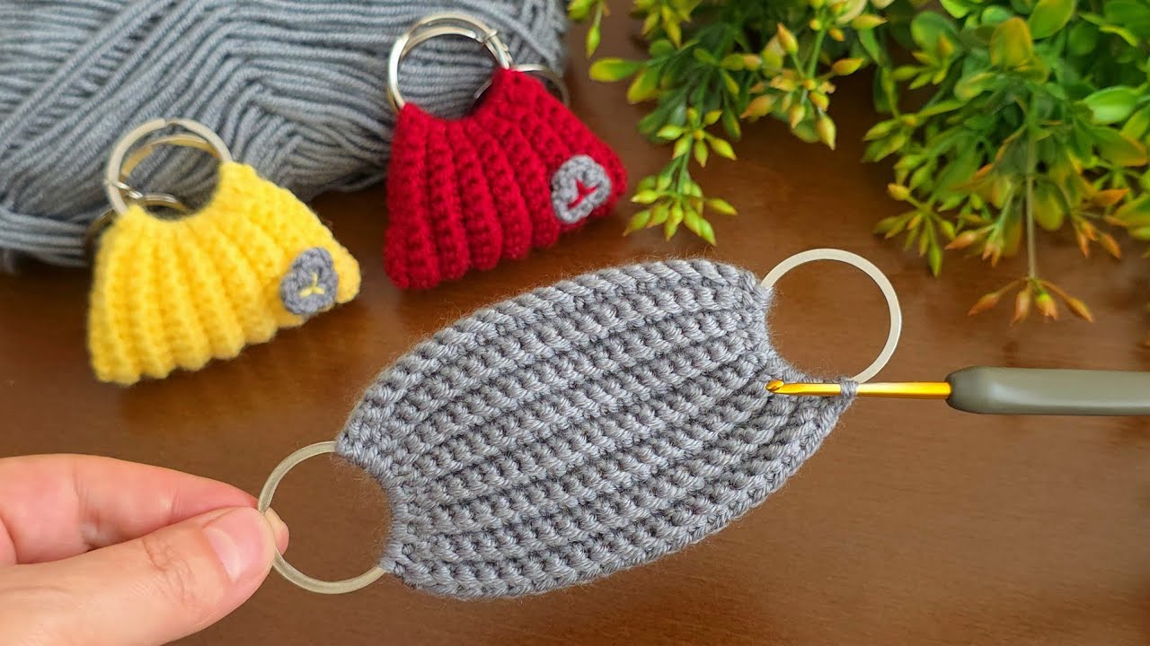 💰💰💰I Made Money with This Super Easy Crochet Ball Keychain! Sell and give as a gift