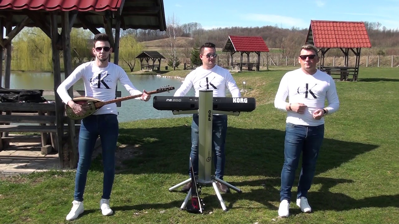 Admirovi Ahbabi 2020 Vozi lola policija prati