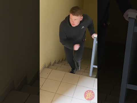 نصائح السلامة التي يجب على كل والد تعليمها لأطفالهم حول الغرباء