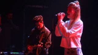 London Grammar - Stay Awake - La Cigale Paris 2013