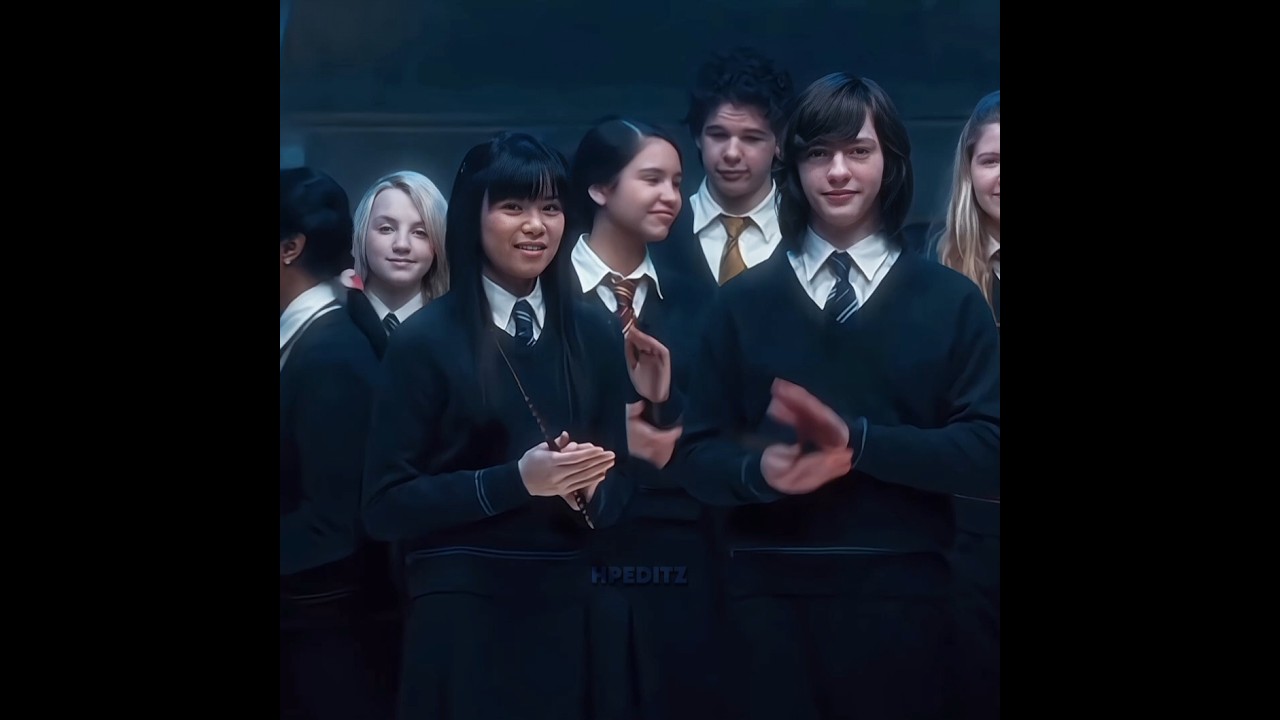 Ron and Hermione in this scene😏 