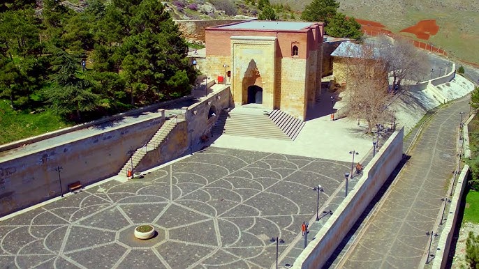 Birinchi marta uchlik tasodifiy jinsiy aloqa video Yalangoch ayol bilan uchrashish