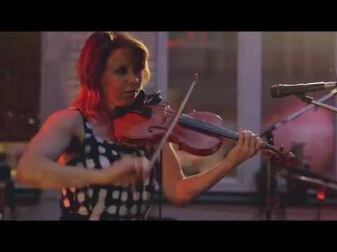 Sarah Neufeld — Sarah Neufeld - The Ridge - Live in the Michelberger
