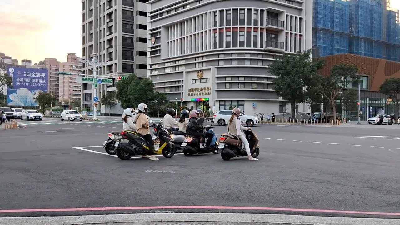 JALAN JALAN SORE HARI DI TAIWAN 